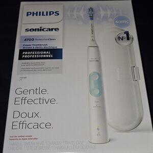 Philips Sonicare 4700 ProtectiveClean Electric Toothbrush